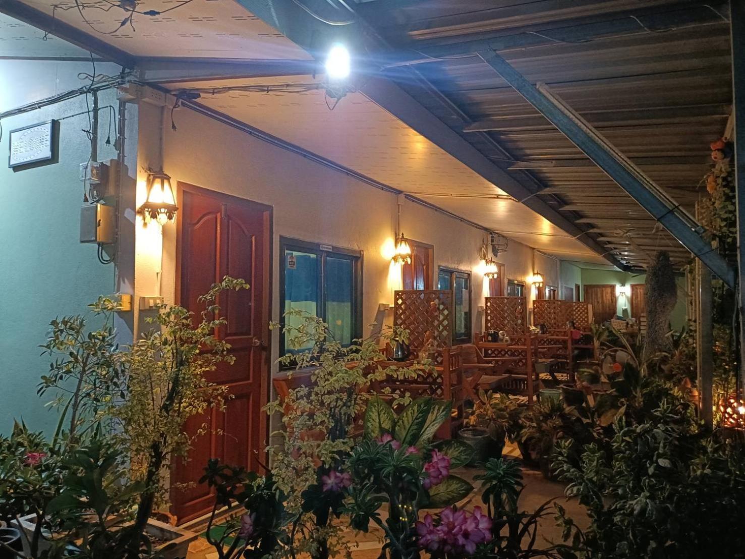 素可泰Yaijaew House公寓 外观 照片